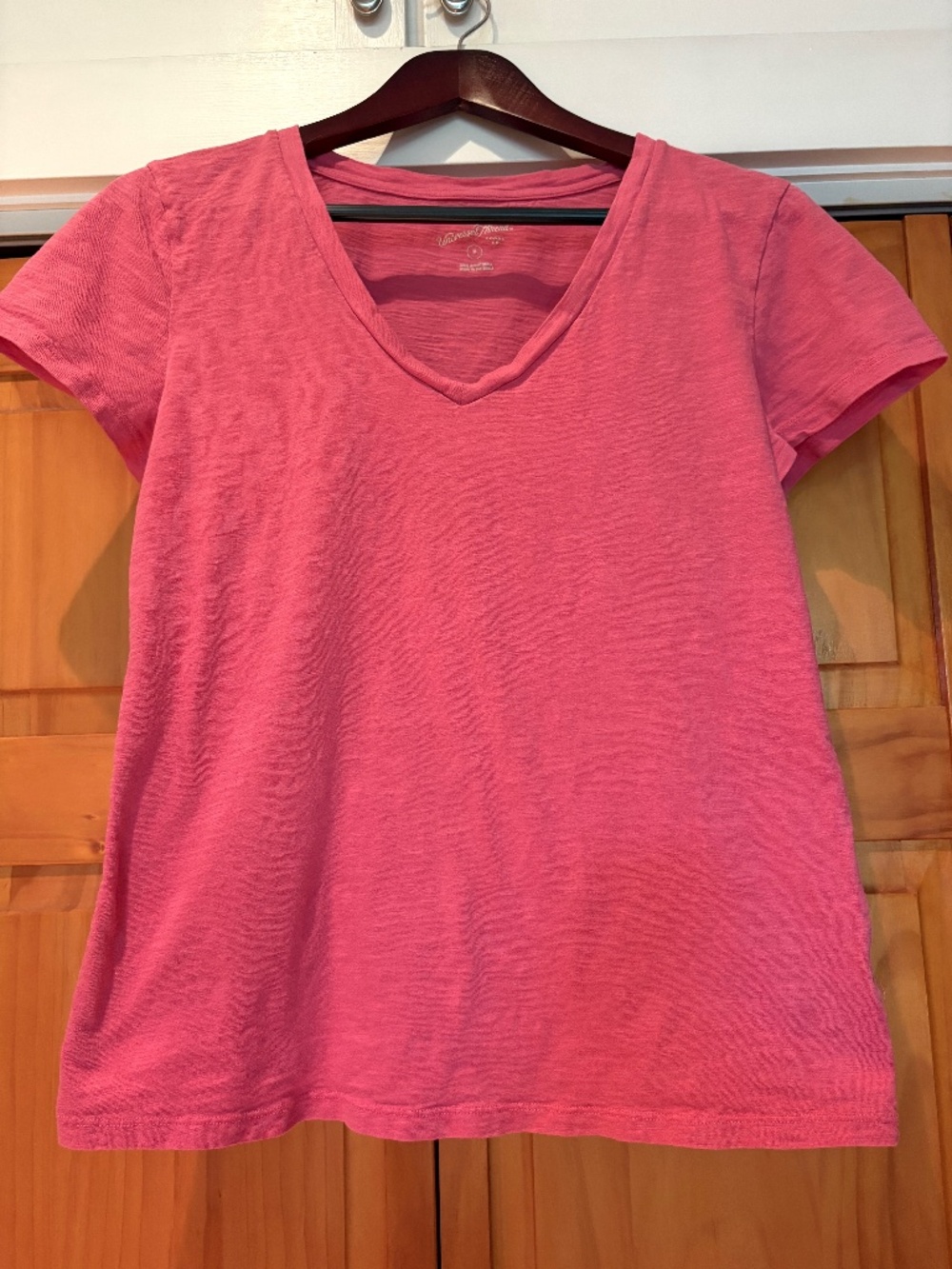 Universal Thread 100% Cotton V-Neck Short Sleeve T-Shirt Pink/Coral Size Medium